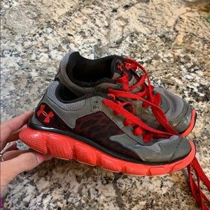 Under armour shoes sz1